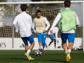 كيليان مبابي "يقطع تدريبه" مع ريال مدريد.. فهل يغيب عن موقعة بنفيكا؟