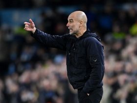 غوارديولا يدين استهزاء جماهير ليدز بوقف مباراة لإفطار اللاعبين المسلمين