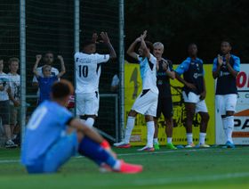 شاهد.. الهلال يهزم بطل إفريقيا بثنائية مالكوم