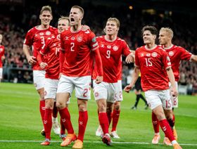 الدنمارك تهزم اليونان وتستعيد صدارة مجموعتها في تصفيات كأس العالم