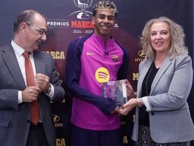 لامين يامال: الدوري والأبطال وكأس العالم والكرة الذهبية.. أريد كل شيء