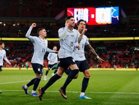 شاهد.. فالفيردي ينقذ أوروغواي من الهزيمة أمام إنجلترا