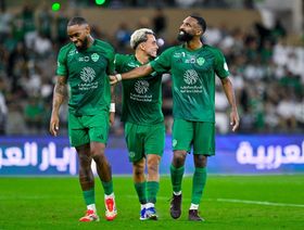 شاهد.. "هاتريك" إيفان توني يقود الأهلي للفوز على الفتح