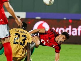 الأهلي يوضح طبيعة إصابة أكرم توفيق وموقف أشرف داري