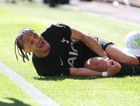 سيمونز قد يغيب عن المونديال بعد إصابة خطيرة في الركبة