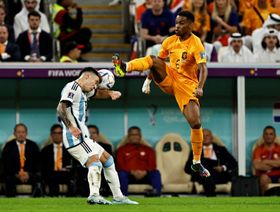 بطل الدوري الإنجليزي يغيب عن هولندا في كأس العالم بسبب الإصابة