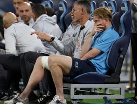 ضربة موجعة.. كيفن دي بروين يغيب عن نابولي لمدة طويلة