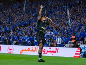 شاهد.. إنريكي يصدم الهلال بهدف سريع للخلود في نهائي كأس الملك