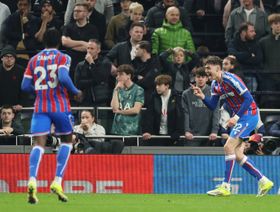 توتنهام يسقط أمام كريستال بالاس ويتابع انهياره بالدوري الإنجليزي