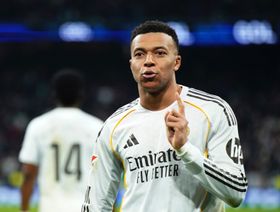 مبابي يلجأ إلى "طبيب نيمار وزلاتان" لعلاج ركتبه