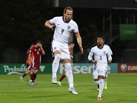 إنجلترا تكتسح لاتفيا وتحسم تأهلها إلى كأس العالم 2026