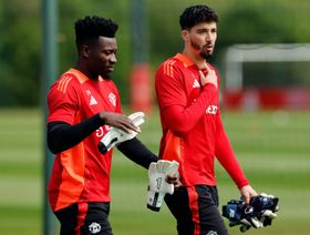 أسطورة يونايتد: يجب أن نتعاقد مع حارس مرمى فوراً