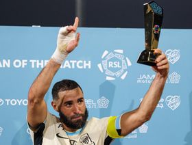 بنزيما الأفضل والربيعي الأسوأ في مباراة الاتحاد والأخدود