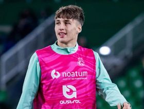 ساليناس يعود لتدريبات راسينغ.. وبرشلونة يرفض الاستسلام