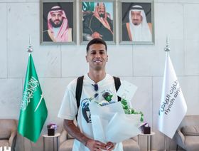 الهلال السعودي يرحب بنجمه الجديد جواو كانسيلو في الرياض