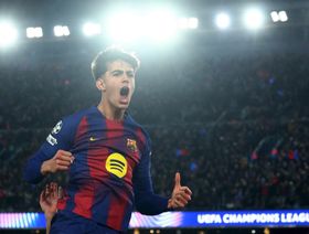 أتلتيكو مدريد يسعى إلى خطف لاعب وسط برشلونة