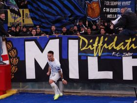 لاوتارو مارتينيز ينهي معاناة إنتر ميلان ويحقق رقماً قياسياً بالدوري الإيطالي