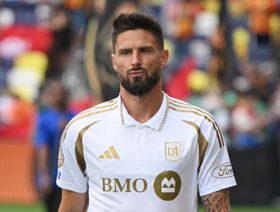جيرو يغادر لوس أنجلوس ويعود إلى فرنسا بعد 13 عاماً