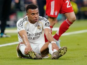 "لا يتحمل أخطاء الدفاع".. نجم فرنسا السابق يدافع عن كيليان مبابي