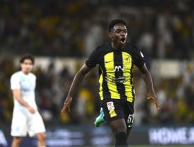 لاعب الـ16 عاماً يُهدي الاتحاد فوزاً صعباً على الأخدود