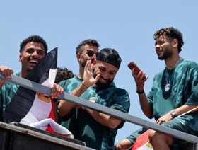 "الدوري السعودي ليس مكاناً للتقاعد".. مالك الخلود يتحدث عن صفقة صلاح