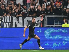 مدرب صربيا يؤكد انتقال فلاهوفيتش إلى برشلونة الصيف المقبل