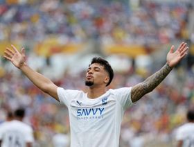 صدمة في مفاوضات أتلتيكو مدريد مع مهاجم الهلال السعودي