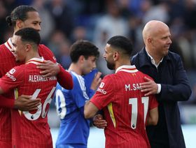 ماذا يحتاج ليفربول للتتويج بالدوري قبل الجولة الأخيرة؟