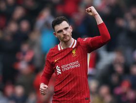 "لاعب مهم للفريق".. فان دايك يعارض انتقال روبرتسون لتوتنهام