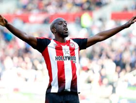 نيوم يُفاجئ الإنجليز بمفاوضة يوان ويسا ولاعب شاب من موناكو