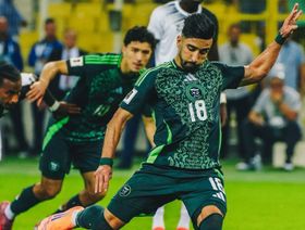 الجزائري عمورة يزيح محمد صلاح ويتوج هداف التصفيات الإفريقية