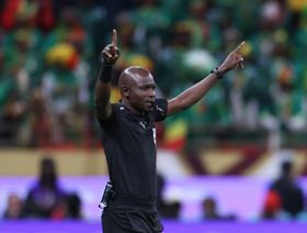 "يحظى بتقدير الجميع"..  الكونغو تشيد بـ"ندالا" حكم نهائي كأس إفريقيا