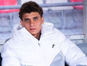 حمزة عبد الكريم خارج قائمة برشلونة "ب" في حضور هانزي فليك