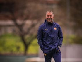 هانزي فليك يهدد بـ"غرامة" بعد رنين هاتف خليوي خلال مؤتمره الصحافي