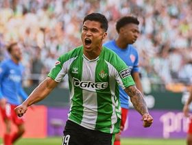 بيتيس يتأهل لدوري أبطال أوروبا بعد غياب 21 عاماً