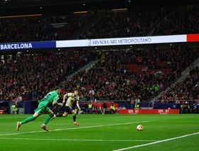 شاهد.. هل تسبب سوء ملعب متروبوليتانو في هدف أتلتيكو الأول؟