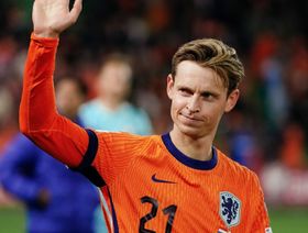 تم التوقيع.. متى سيعلن برشلونة عن تمديد عقد دي يونغ؟