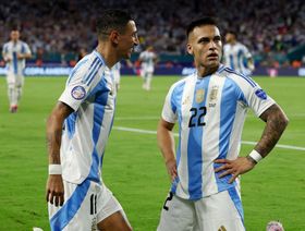 "دون ميسي" الأرجنتين تُسقط بيرو بثنائية لاوتارو وتصطحب كندا