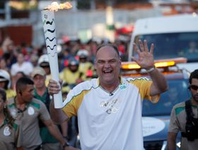 وفاة البرازيلي أوسكار شميدت أسطورة كرة السلة