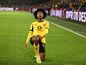 أديمي يصل إلى برشلونة بحماس كبير تمهيداً لتحقيق حلم الطفولة