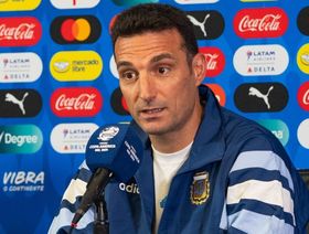 سكالوني مدرب الأرجنتين لا يستبعد مشاركة ميسي أمام الإكوادور