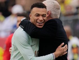 شاهد.. فرنسا تهزم البرازيل رغم طرد أوباميكانو