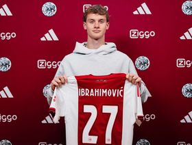 على خطى والده.. نجل إبراهيموفيتش ينتقل إلى أياكس أمستردام
