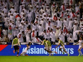 الإمارات تهزم عُمان بعد ريمونتادا مذهلة وتقترب من كأس العالم