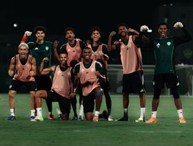 الأهلي على مشارف رقمين قياسيين في مواجهة ضمك بالدوري السعودي