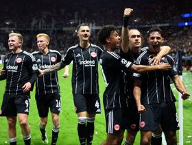 آينتراخت فرانكفورت يتصدر دوري أبطال أوروبا والكبار يلاحقونه