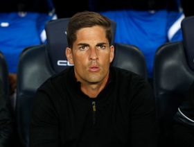 منع لاعبيه من النوم 28 ساعة.. إقالة مدرب إسباني بسبب نصائح "ChatGPT"