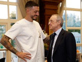 تشابي ألونسو يطالب إدارة ريال مدريد بالتعاقد مع "شبيه خوسيلو"