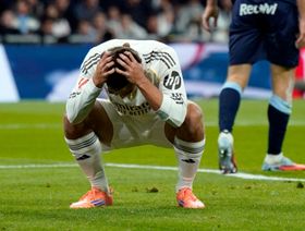 كيف يتصرف تشابي ألونسو؟.. ريال مدريد يفقد 8 مدافعين