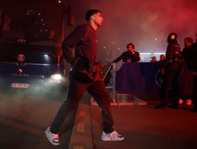 حكيمي وديمبيلي يقودان باريس سان جيرمان في مواجهة بالمر وبيدرو